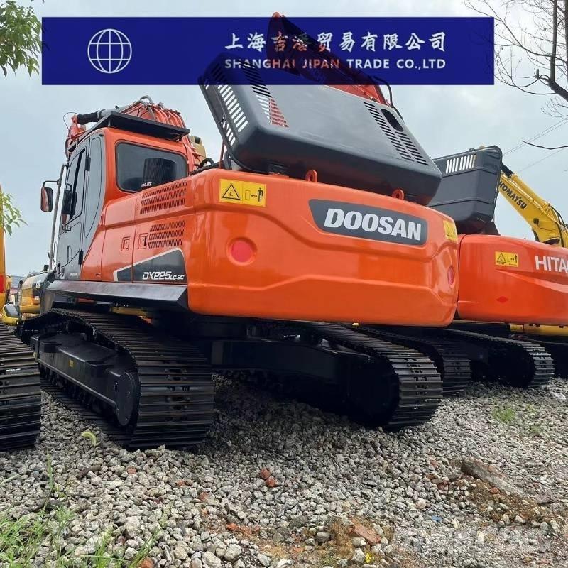 Doosan DX 225 Paletli ekskavatörler