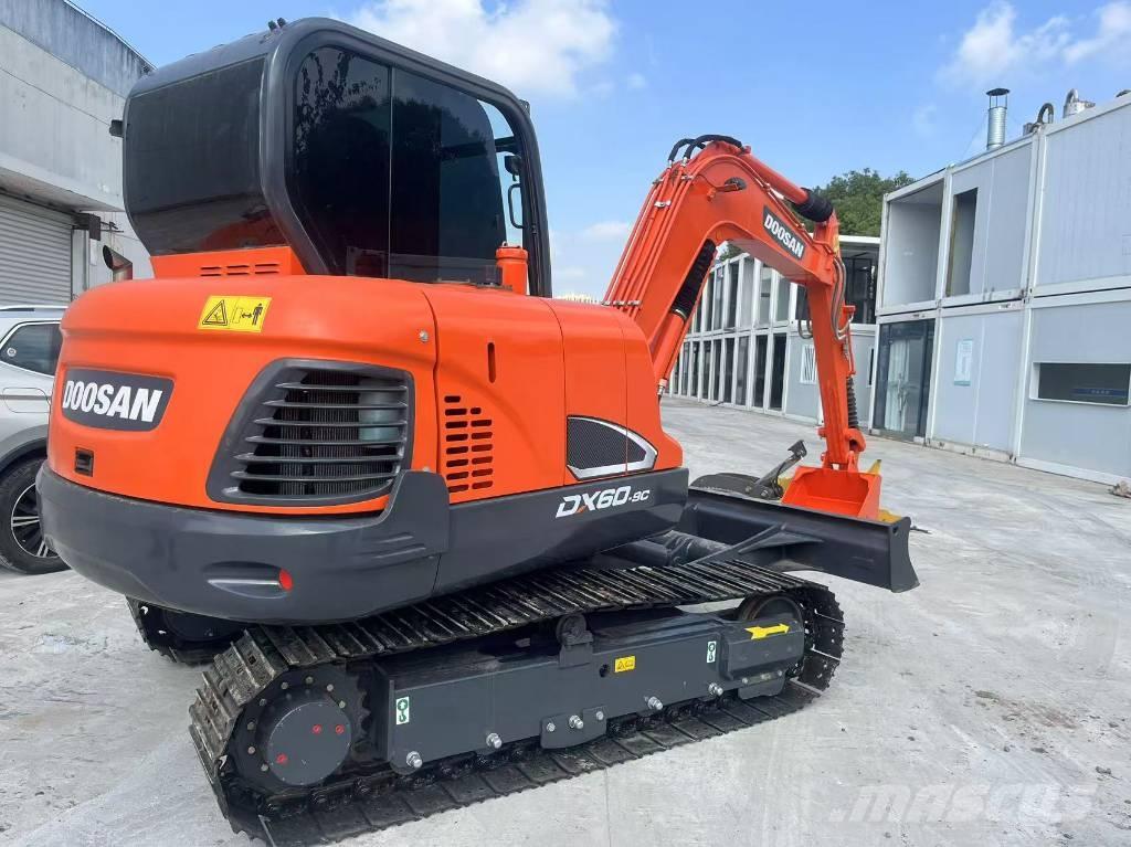 Doosan DX 60 Mini ekskavatörler, 7 tona dek