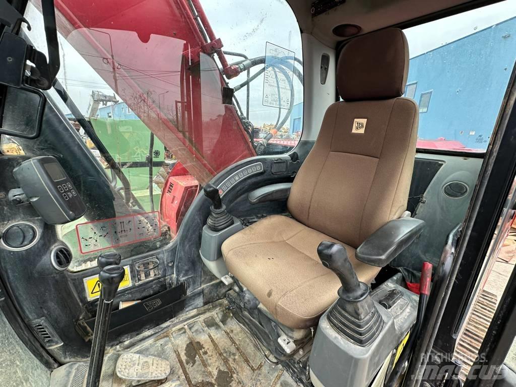 JCB JS 240 N LC Paletli ekskavatörler