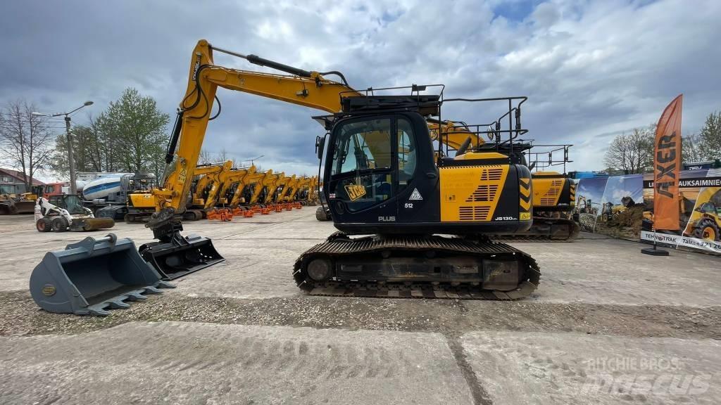 JCB JS 130 LC Paletli ekskavatörler