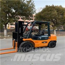 Toyota 7 FDN 30 Dizel forkliftler