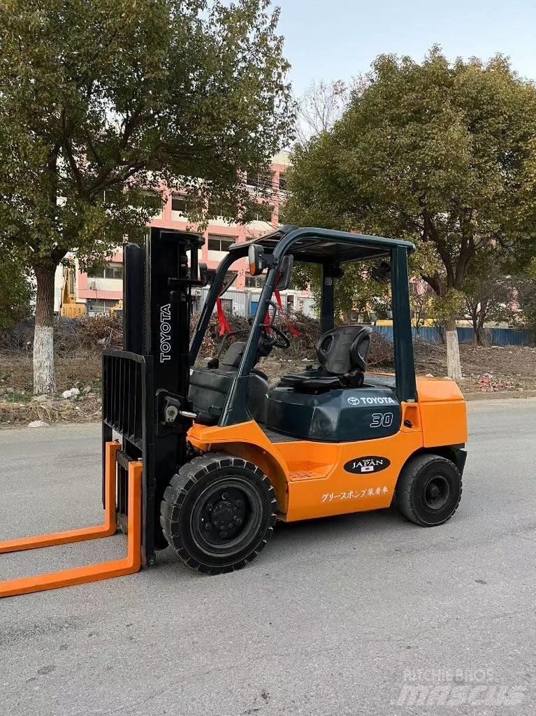 Toyota 7 FDN 30 Dizel forkliftler