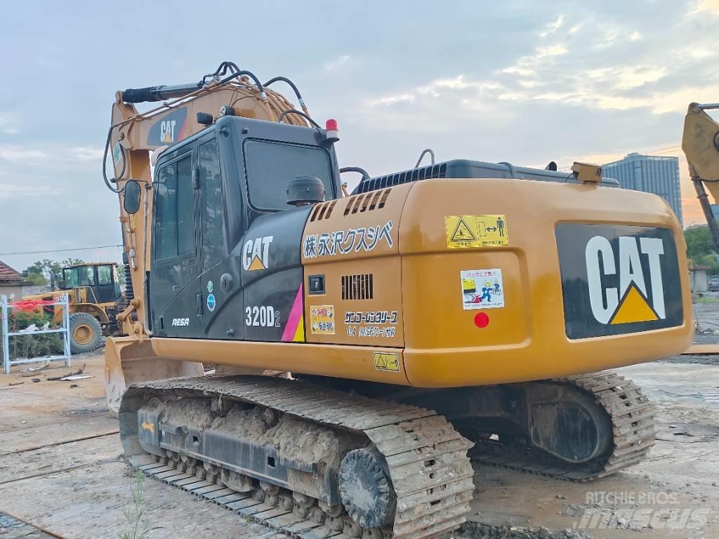 CAT CAT 320D2 Paletli ekskavatörler