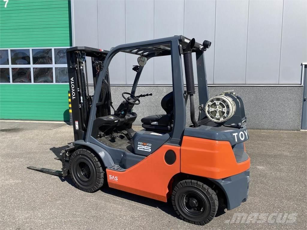 Toyota 02-8FGF25 LPG'li forkliftler