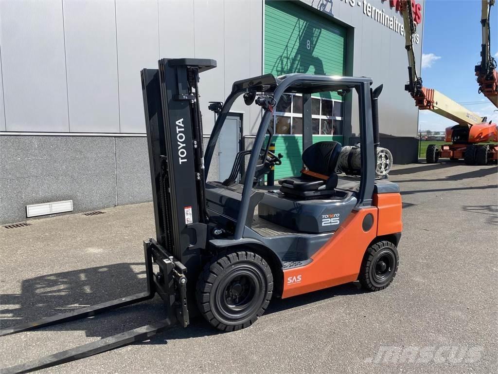 Toyota 02-8FGF25 LPG'li forkliftler