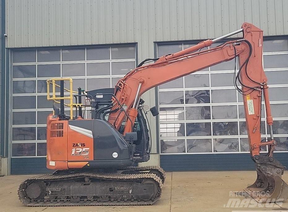 Hitachi ZX135US-7 Paletli ekskavatörler