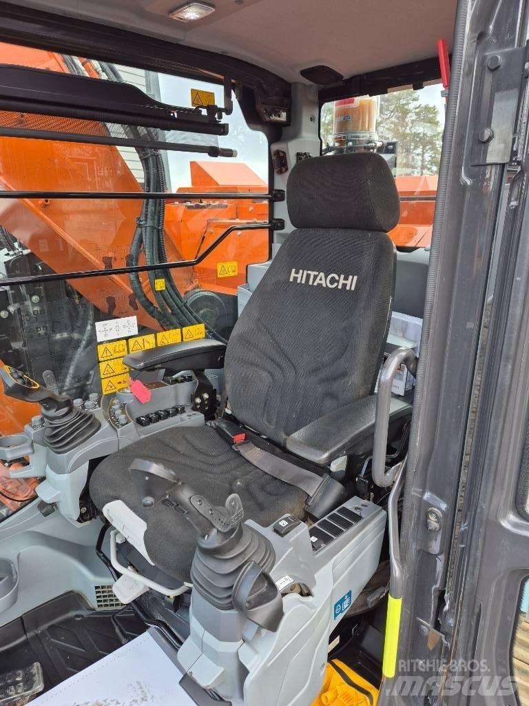 Hitachi ZX 135 US -7 Paletli ekskavatörler
