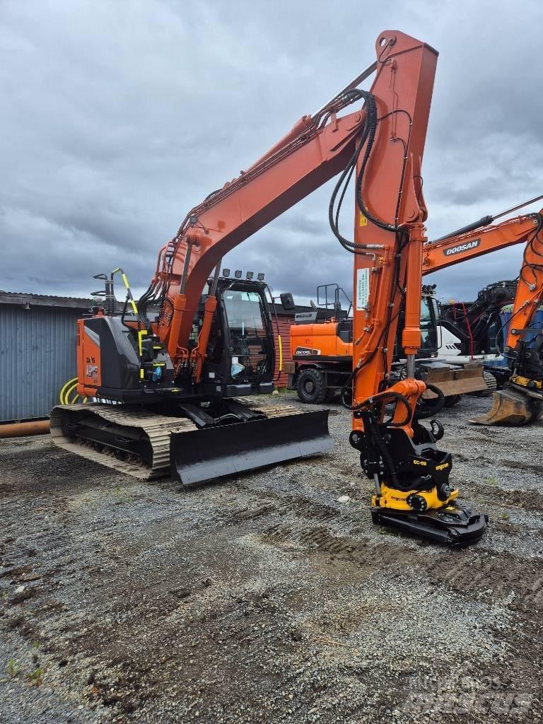Hitachi ZX 135 US -7 Paletli ekskavatörler