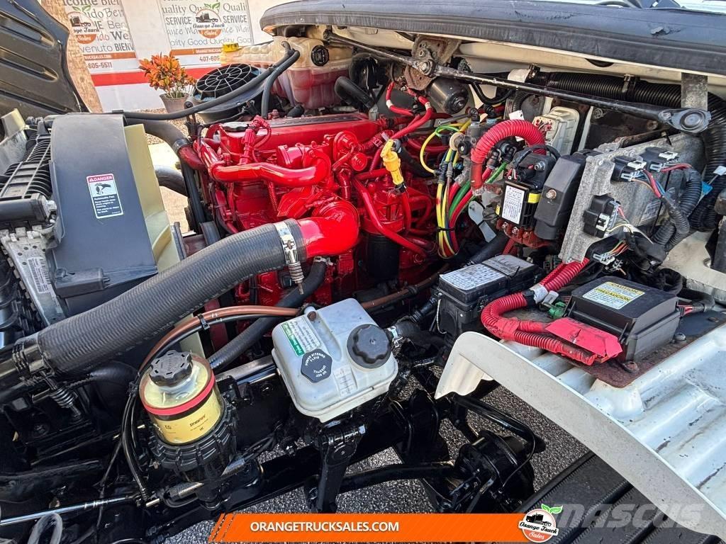 Freightliner M2 Kapali kasa kamyonlar