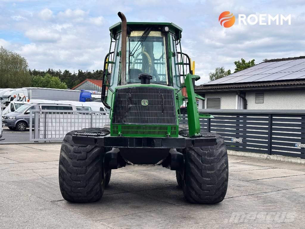 John Deere 1110 D Tomruk yükleyici traktörler