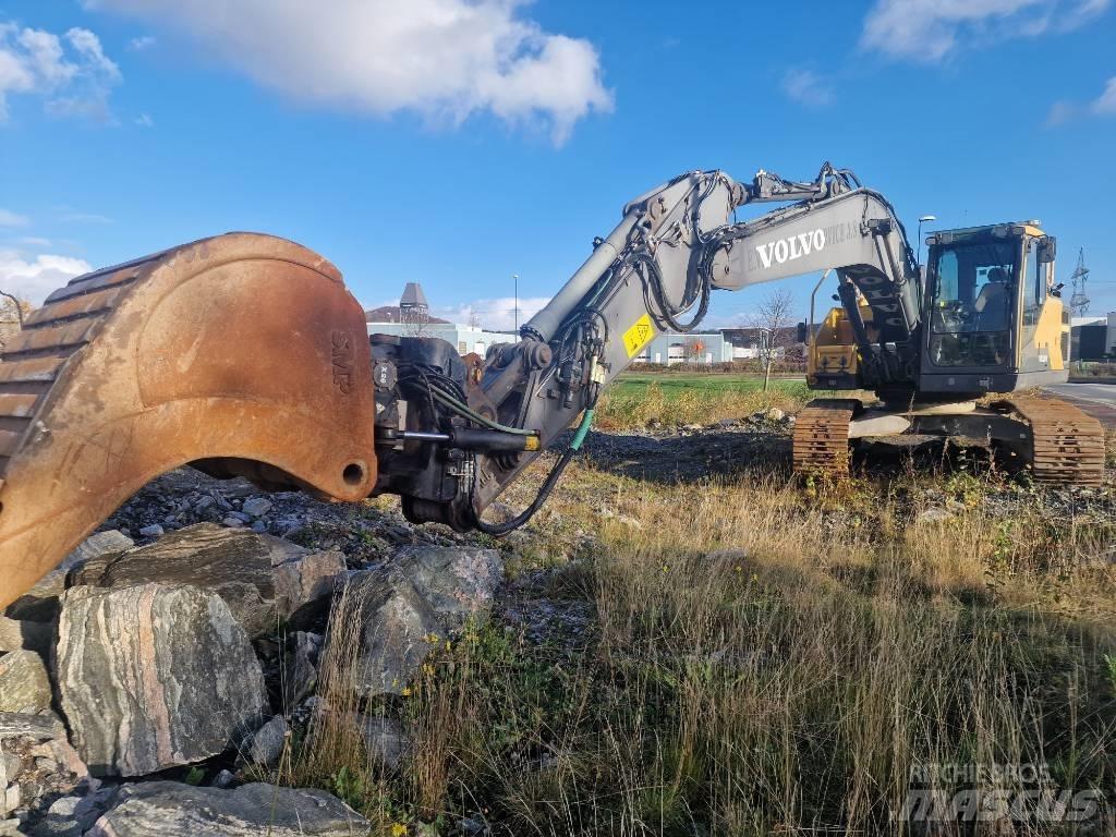 Volvo 220E Paletli ekskavatörler