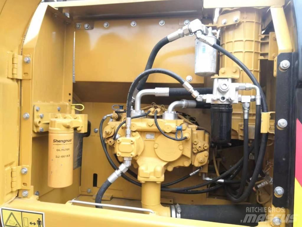 CAT 320 D L Paletli ekskavatörler