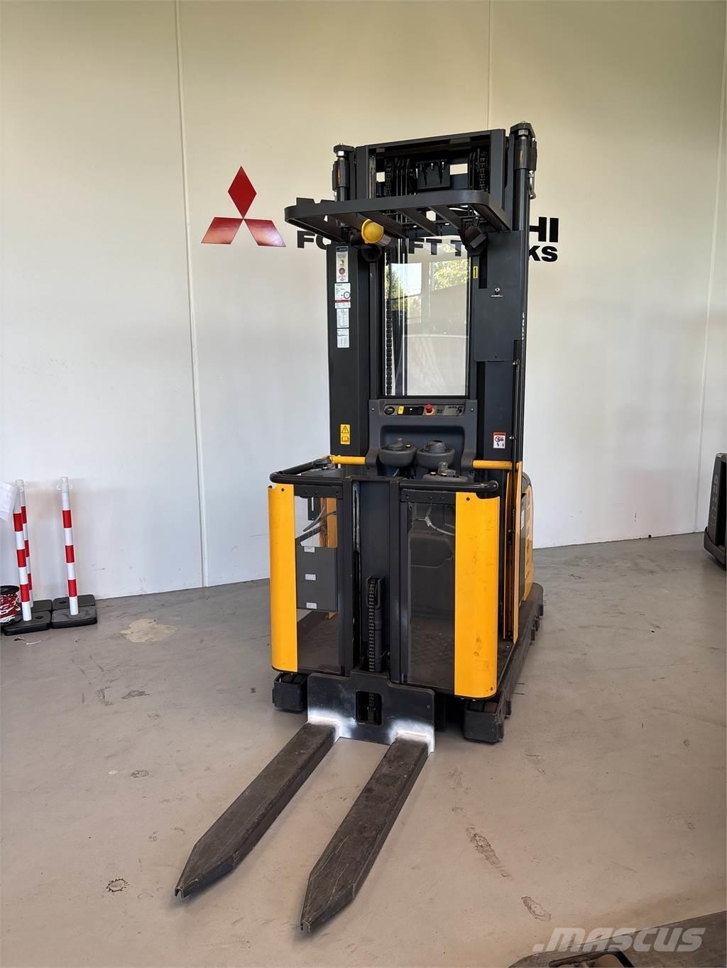 Mitsubishi OPC Dar koridor forklifti