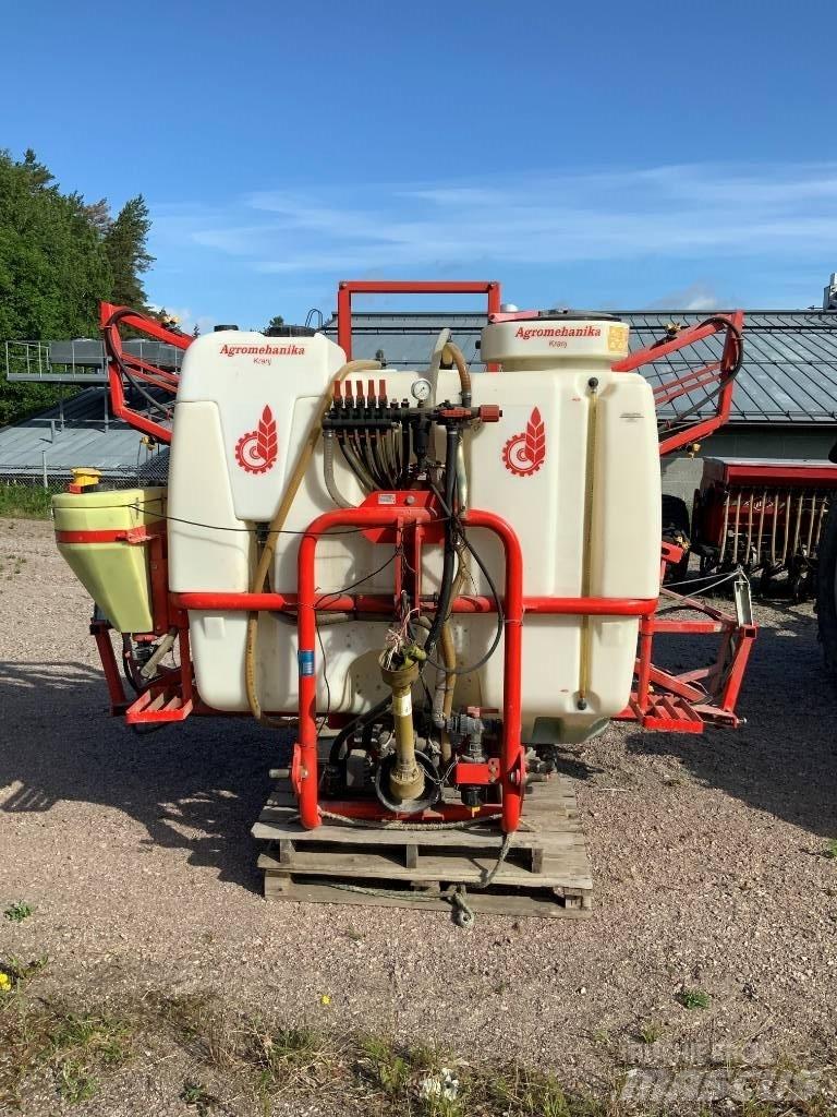 Agromehanika 1000 EN Monte edilebilir pülverizatörler