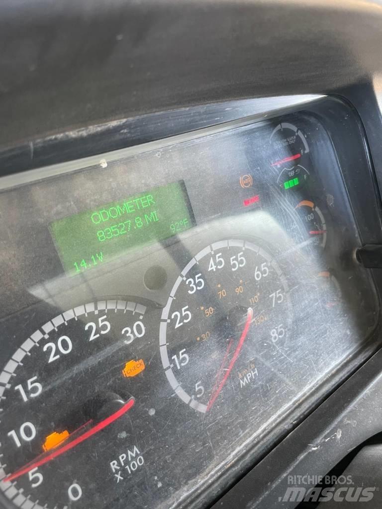 Freightliner 108 SD Su tankerleri