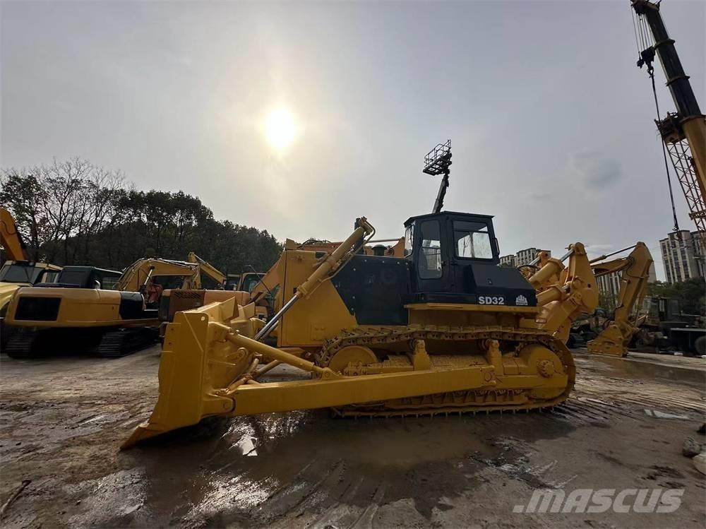 Shantui SD 32 Paletli dozerler