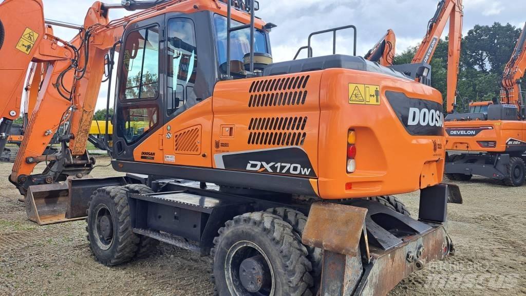 Doosan DX 170 W Lastik tekerli ekskavatörler