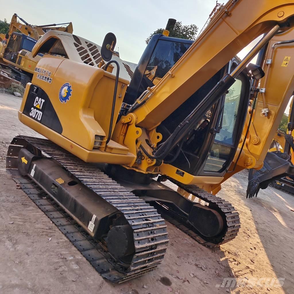 CAT 307 D Paletli ekskavatörler