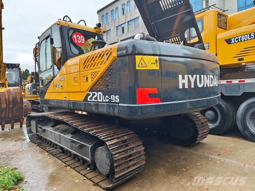 Hyundai R220LC-9S Paletli ekskavatörler