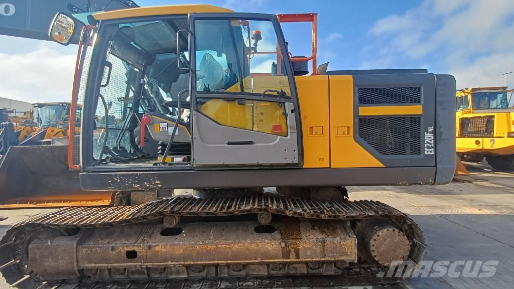 Volvo EC 220 ENL Paletli ekskavatörler