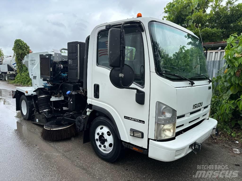 Isuzu NPR HD Süpürme kamyonları