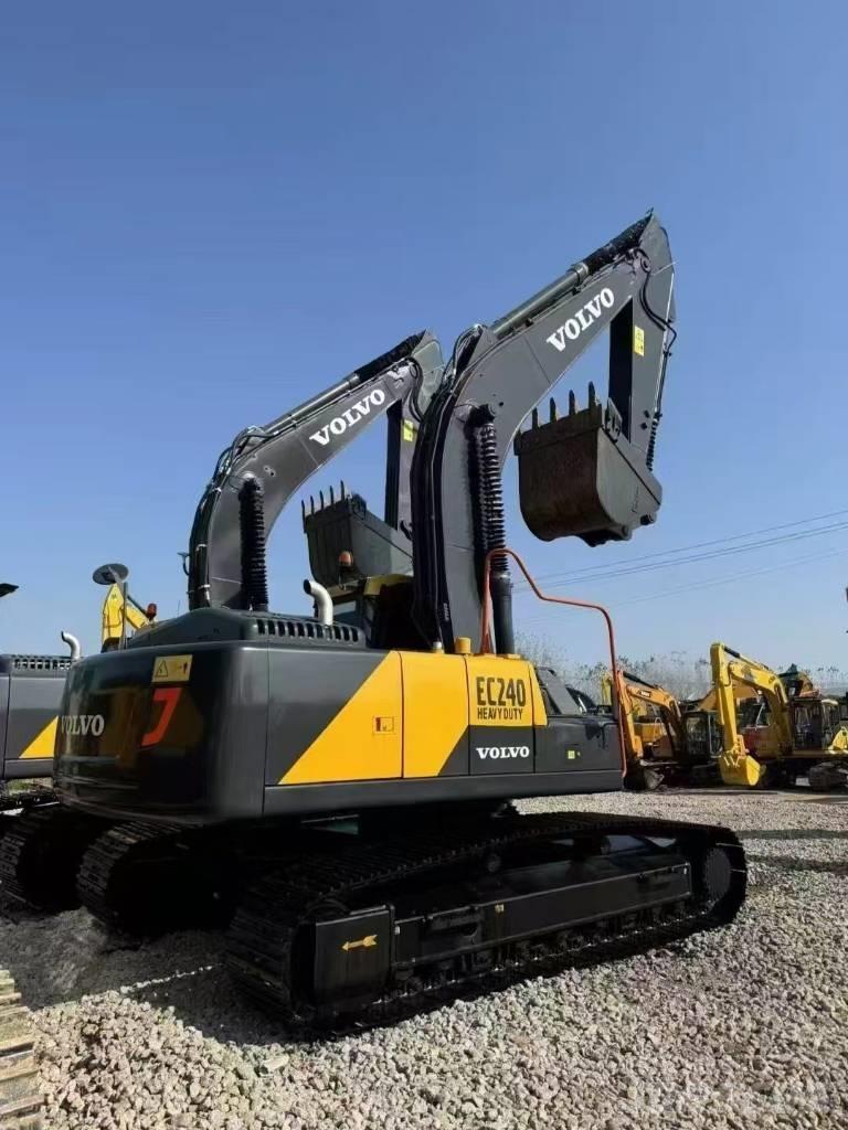 Volvo EC 240 Paletli ekskavatörler