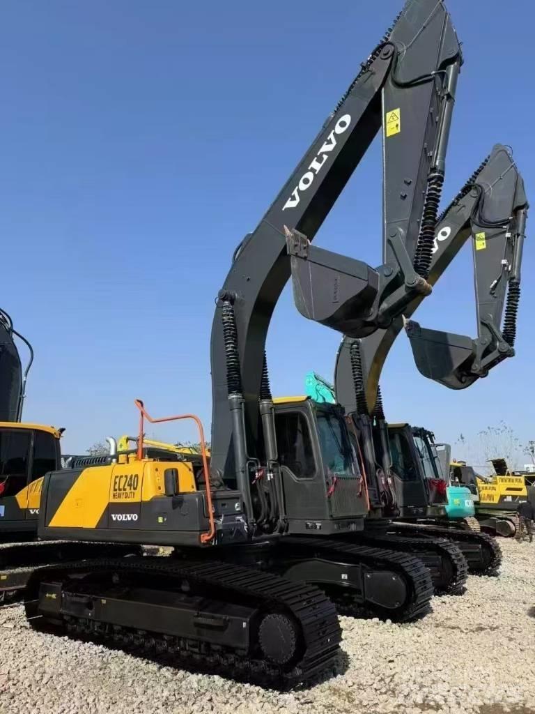 Volvo EC 240 Paletli ekskavatörler