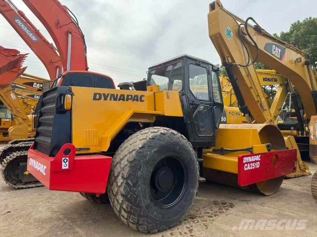 Dynapac CA 251 D Tek tamburlu silindirler
