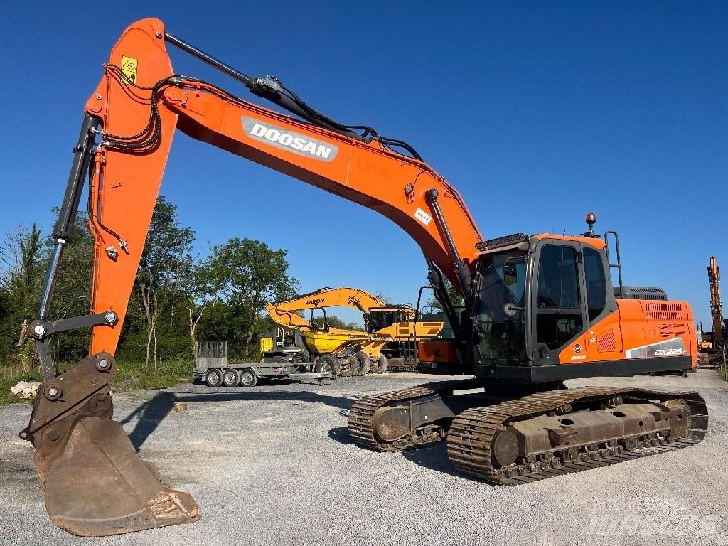 Doosan DX 225 LC-5 Paletli ekskavatörler