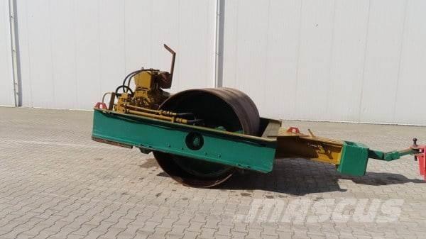 Vibromax W 501 Çekilir titreşimli silindirler