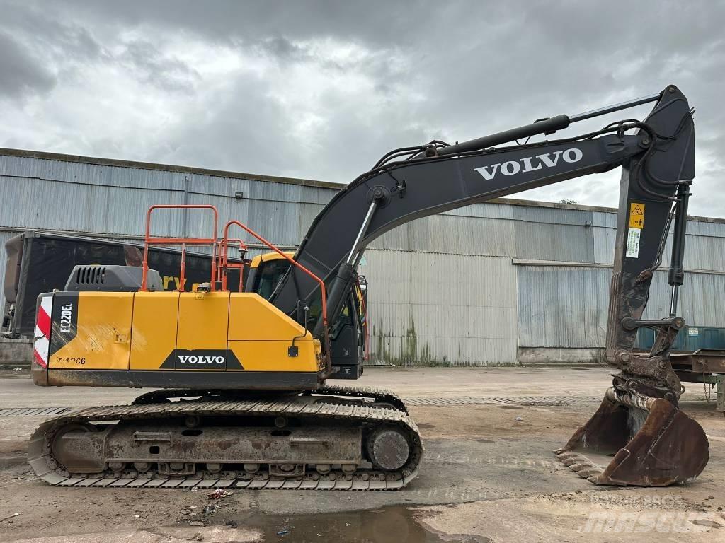 Volvo EC 220 E L Paletli ekskavatörler
