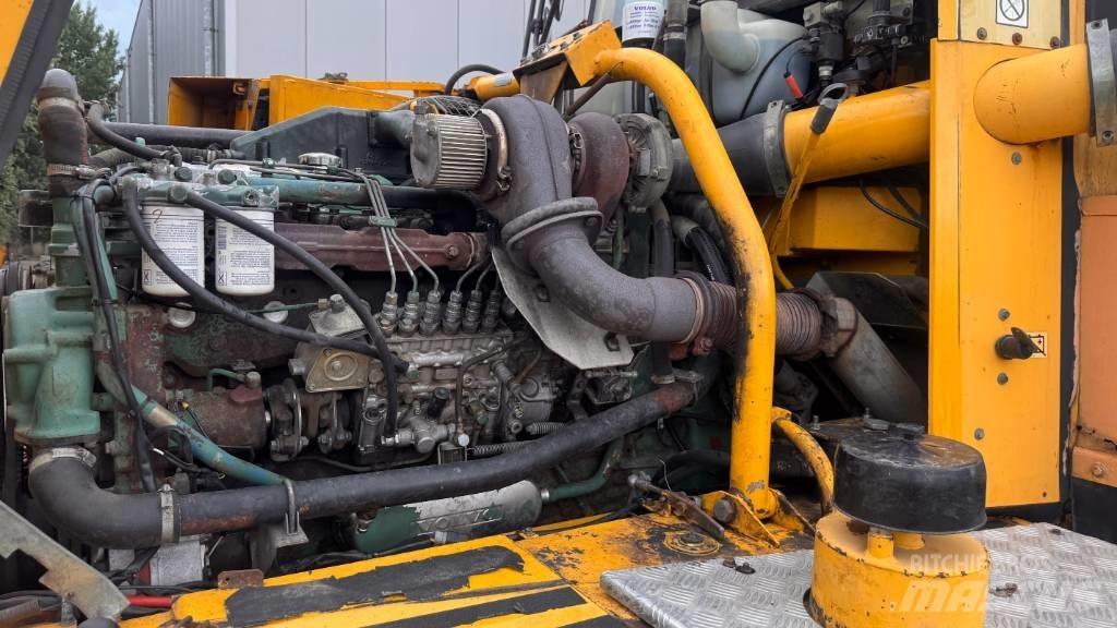 Volvo A 25 C Belden kirma kaya kamyonu