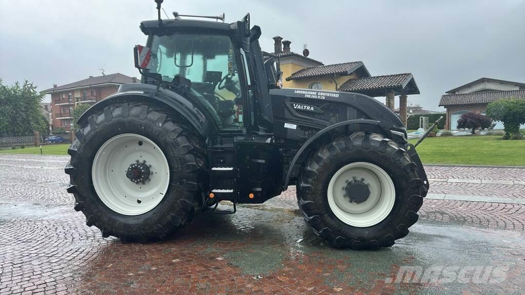 Valtra Q305 Traktörler