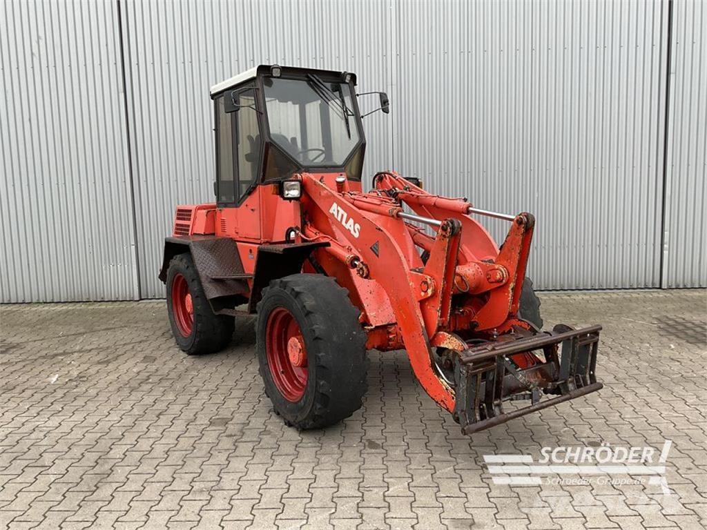 Atlas 82 E Tekerlekli yükleyiciler