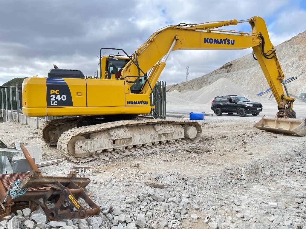 Komatsu PC 240 Paletli ekskavatörler