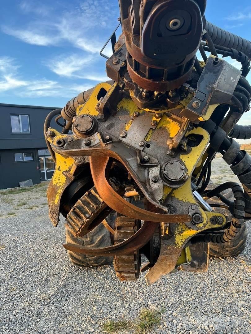 John Deere H414 Agaç kesme robotlari