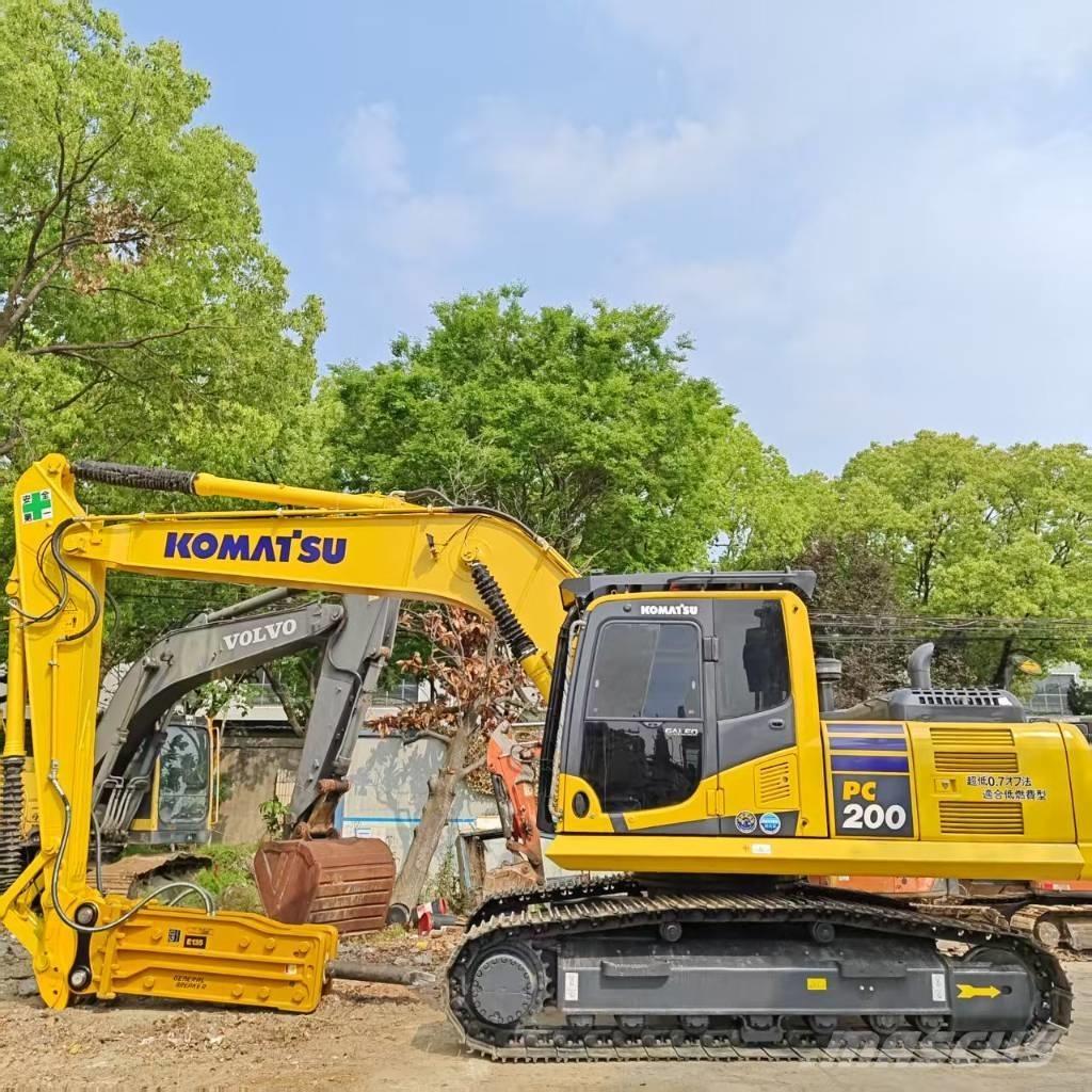 Komatsu PC 200-8 Paletli ekskavatörler