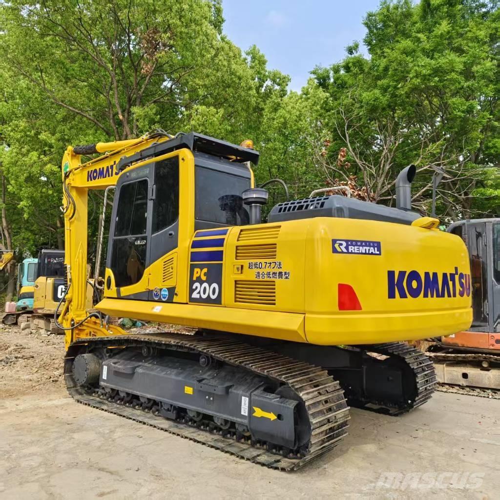 Komatsu PC 200-8 Paletli ekskavatörler
