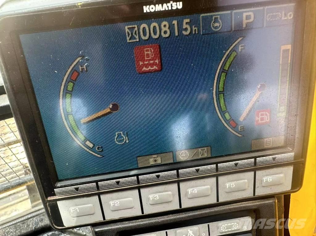 Komatsu PC220-8 Paletli ekskavatörler