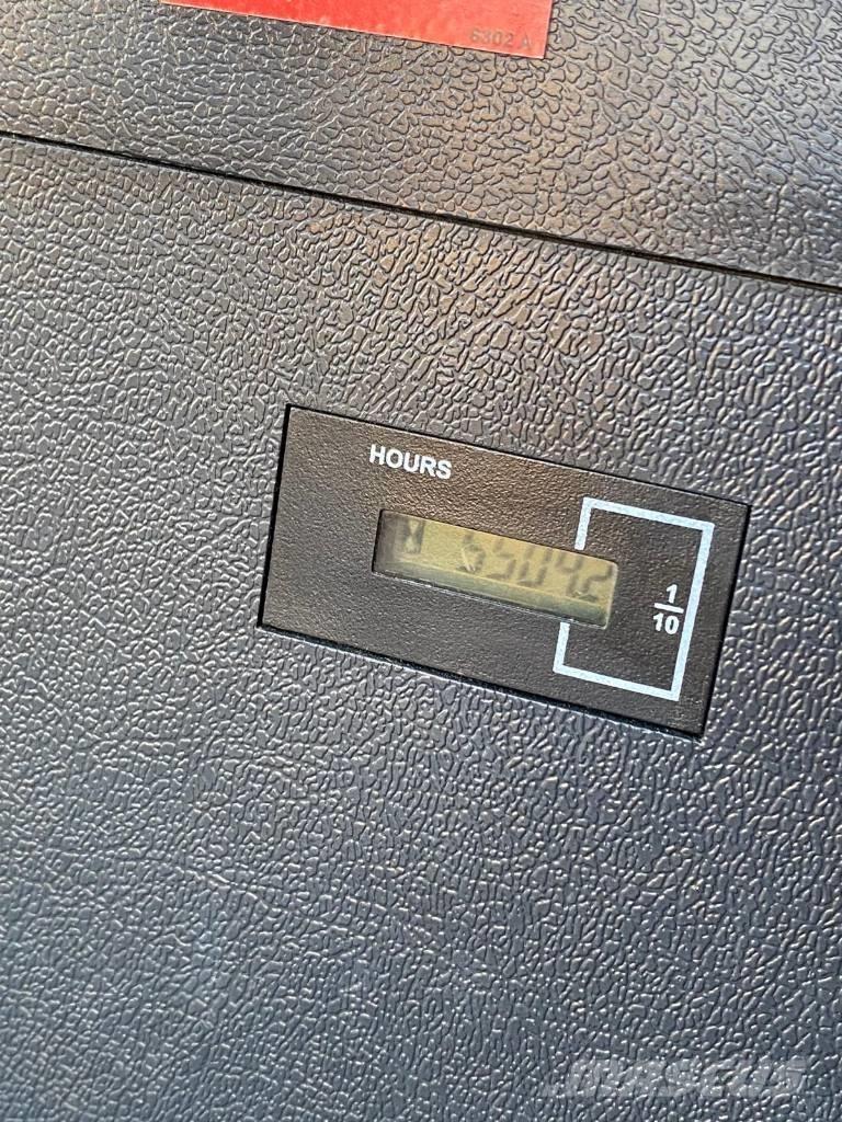 Hyundai HW 180 Lastik tekerli ekskavatörler