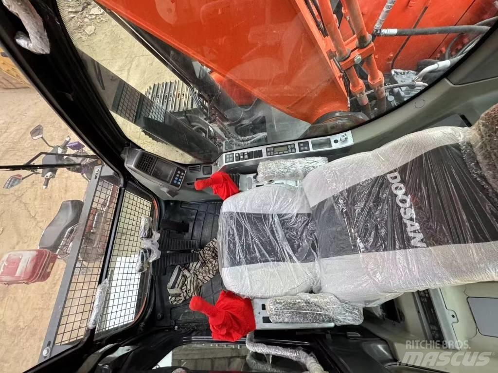 Doosan DX 300 Paletli ekskavatörler