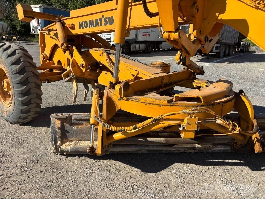 Komatsu GD 530 A Greyderler
