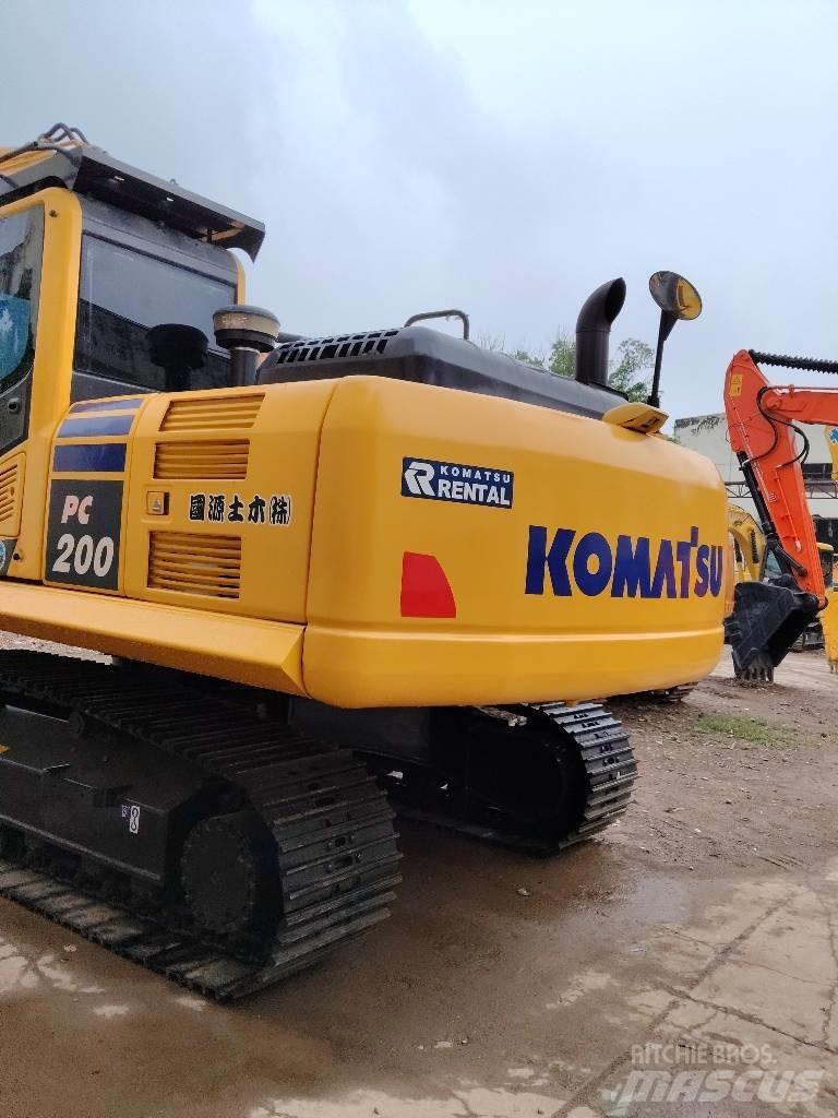 Komatsu PC200-8 Paletli ekskavatörler