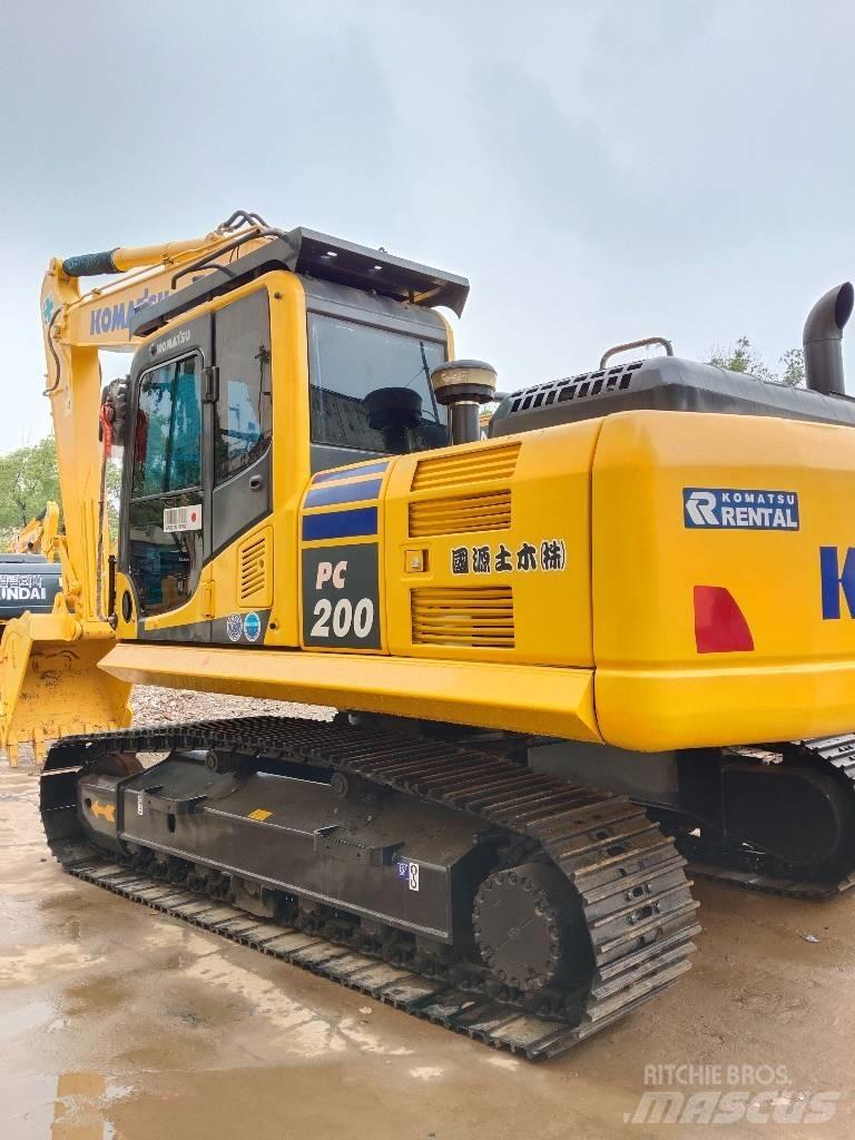 Komatsu PC200-8 Paletli ekskavatörler