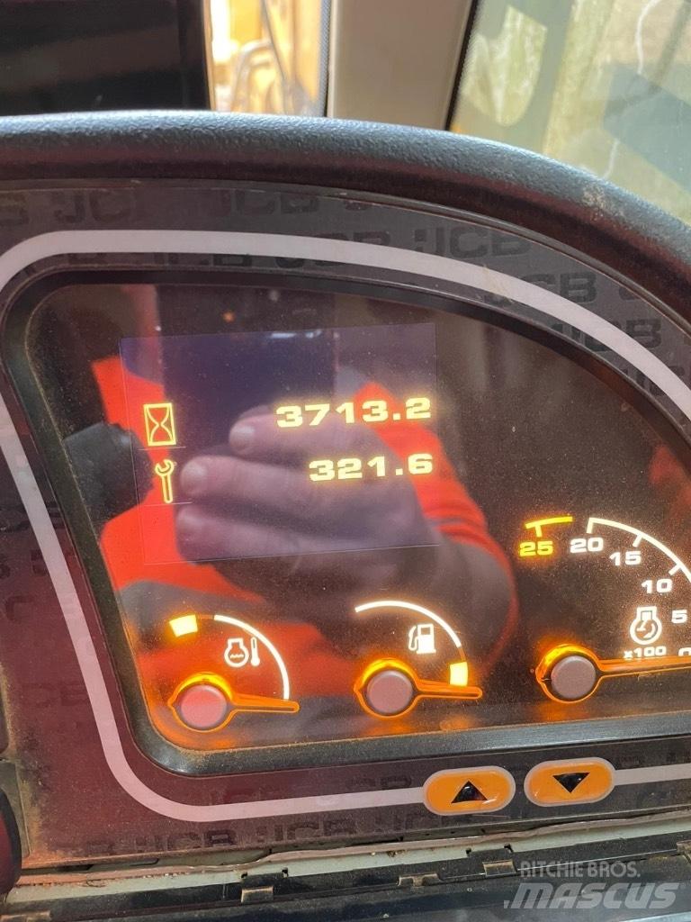 JCB 541-70 Tarimsal teleskopik yükleyiciler