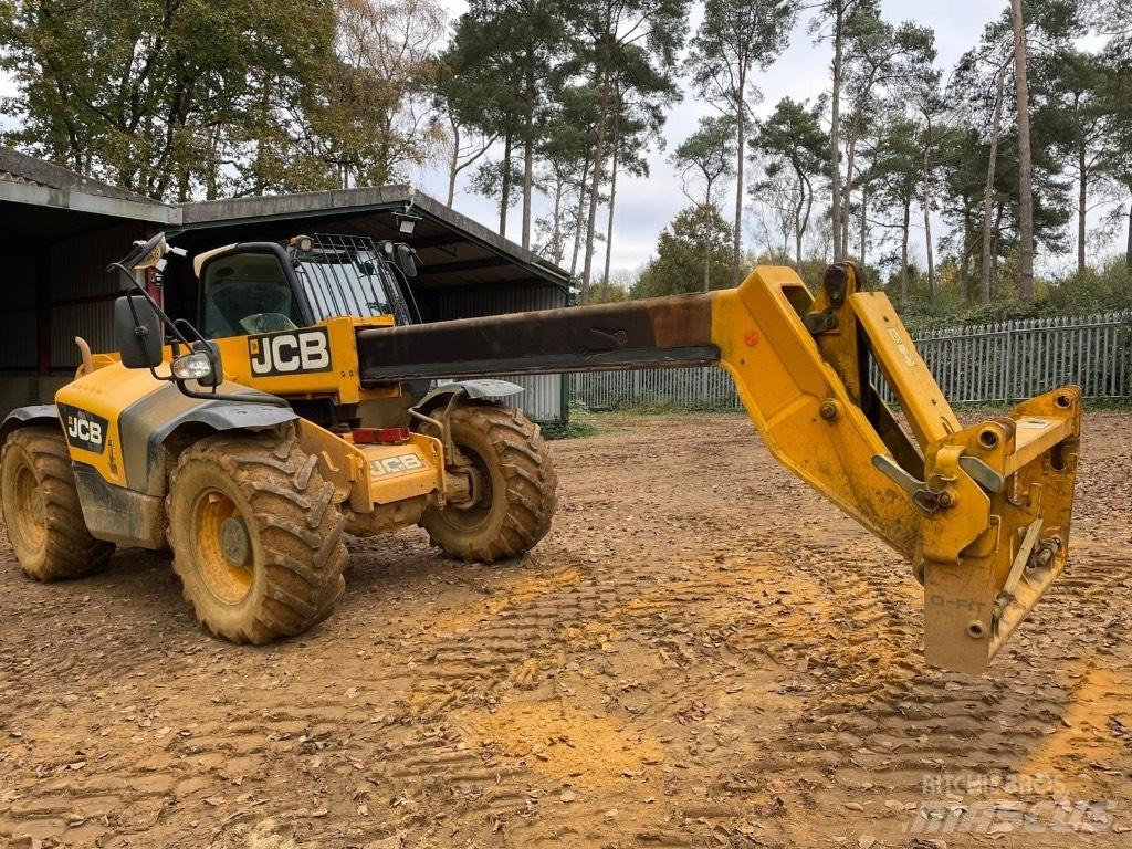 JCB 541-70 Tarimsal teleskopik yükleyiciler