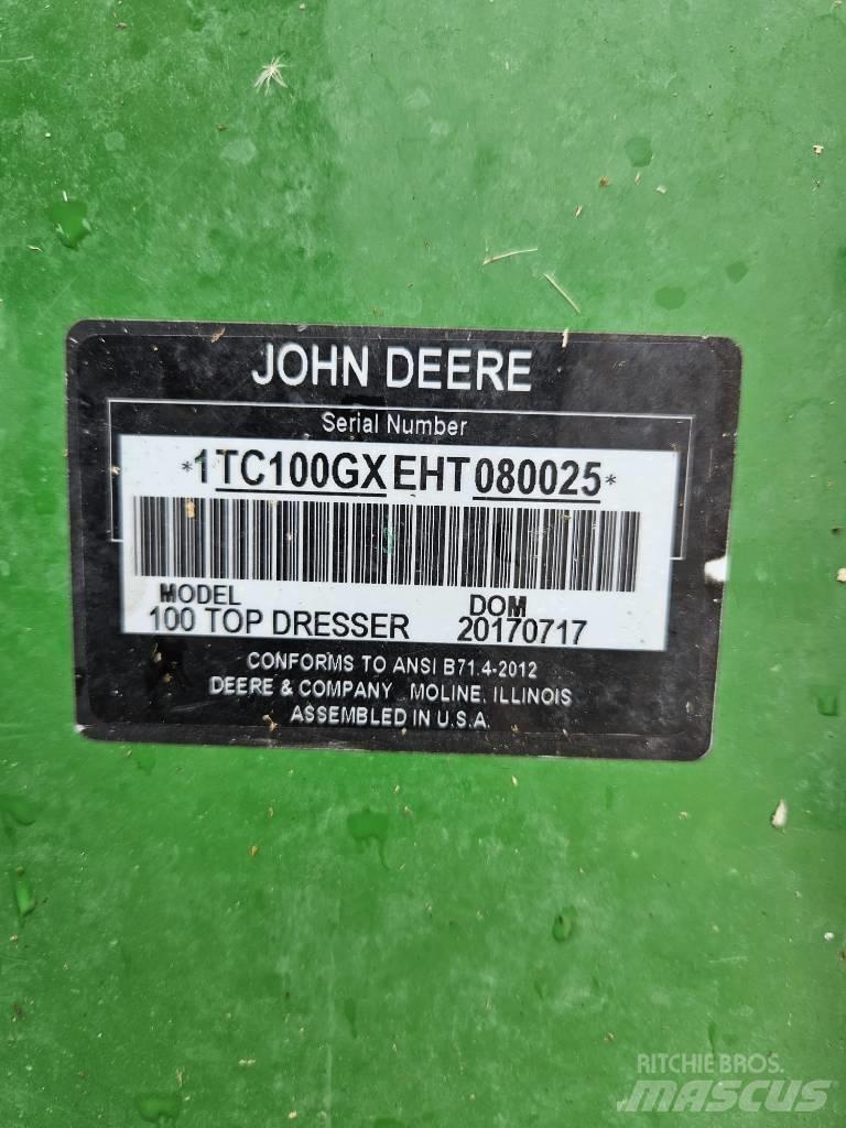 John Deere TD 100 Katı gübre serpme makineleri
