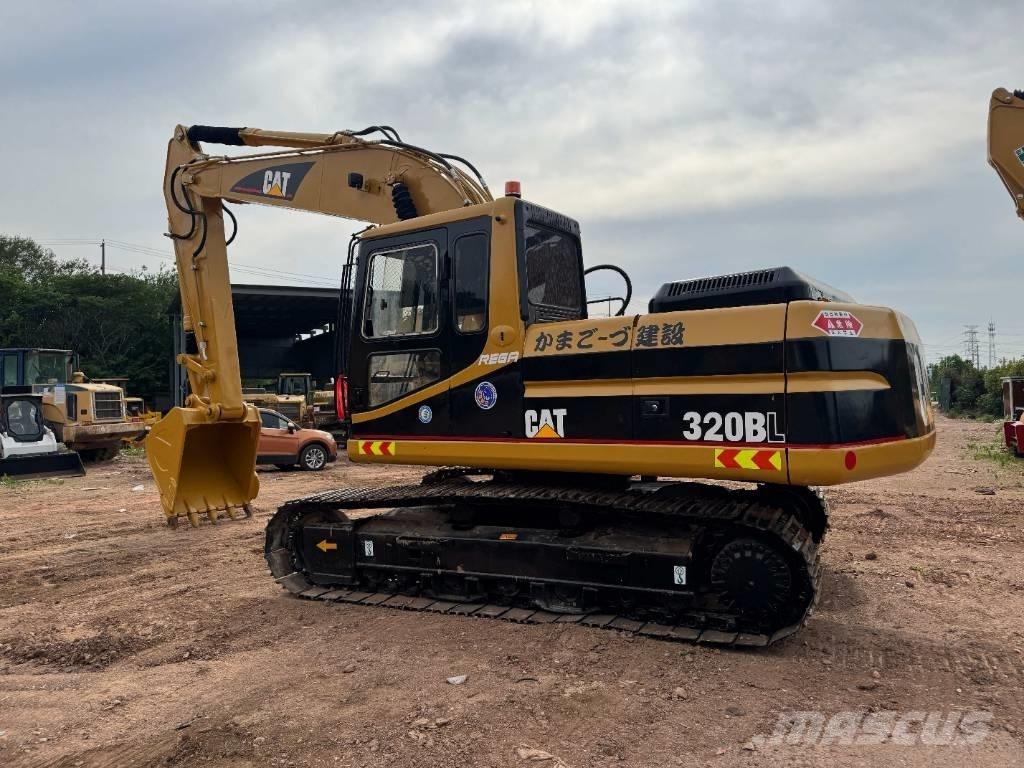 CAT 320B Paletli ekskavatörler