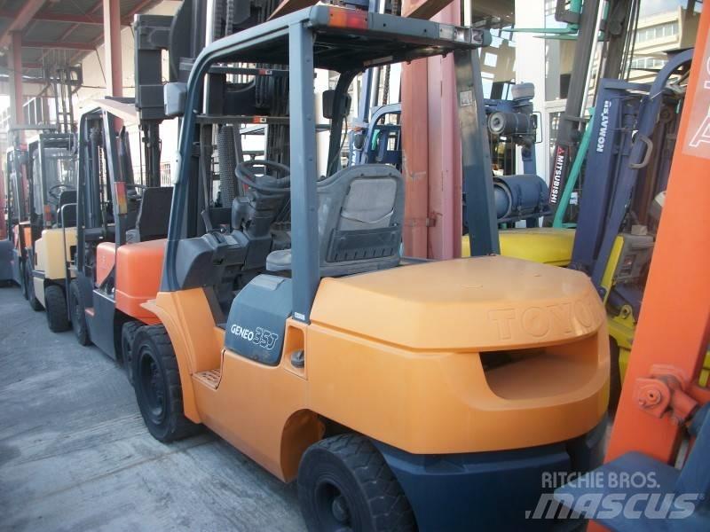 Toyota 7 FDJ 35 Dizel forkliftler