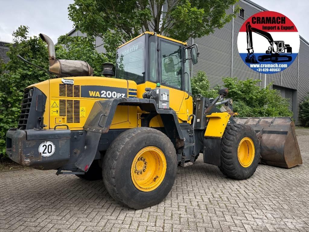 Komatsu WA 200 PZ-6 Tekerlekli yükleyiciler